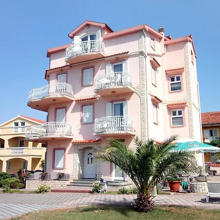 Kraj 334e Apartment