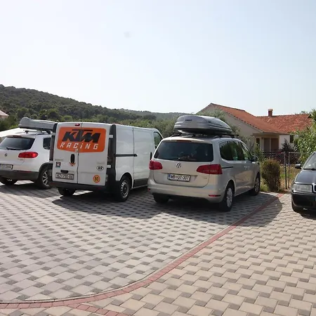 Apartment Kraj 334e Dobropoljana